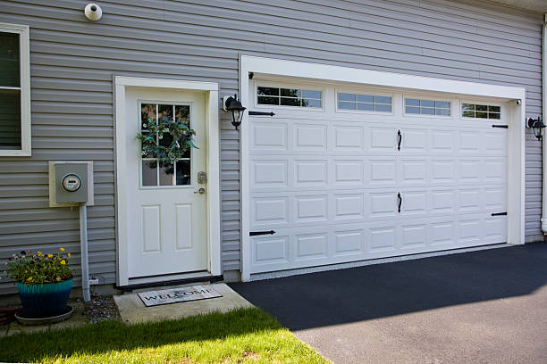 24/7 Emergency Garage Door Panel Replacement experts in Allen County County, IN